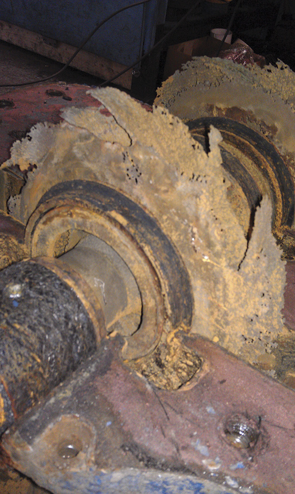  Image 2 and 3. The pumps had not been repaired in more than 20 years, so the team anticipated an extensive scope with significant internal and external weld repair.