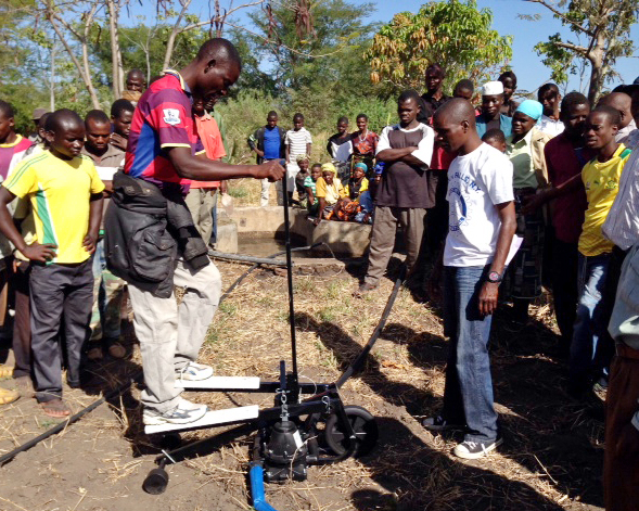 Farmers try out the Saajhi during the MCV Farmers Festival