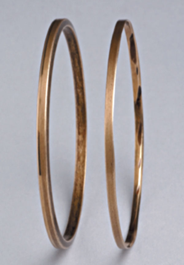 Image 1. Oil rings in new (left) and badly worn (right) conditions. Cheap oil rings are not stress-relief annealed; they have a tendency to deform and malfunction. Oil rings abrade while skipping around and contacting housing-internal surfaces (see Reference 2).