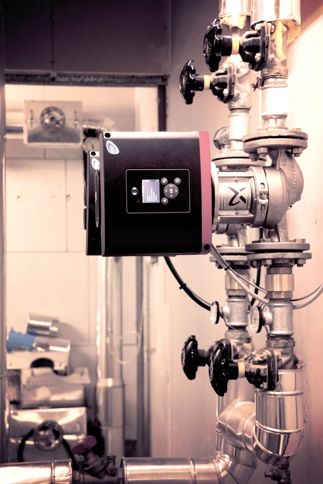 Image 1. The intelligent pump has integrated temperature sensors that make the pump able to adapt its performance according to the water temperature. (Images and graphics courtesy of Grundfos)
