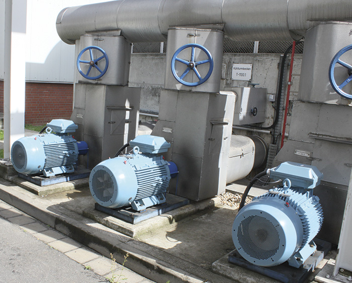 Image 1. The three cooling water pumps with a capacity of 360 cubic meters per hour and maximum delivery head of 52 meters