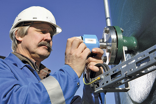 
Image 2. Level switches can be installed near the bottom of a tank to prevent pumps from reaching NPSHa conditions that can result in cavitation.