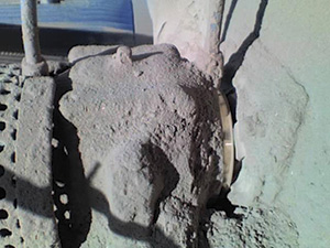 Image 1. Three months after running, the air purge still keeps dust away from the stator to rotor interface.
