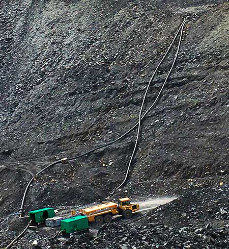Dewatering of a mine pit 