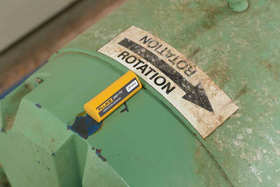 Vibration sensor detecting a change