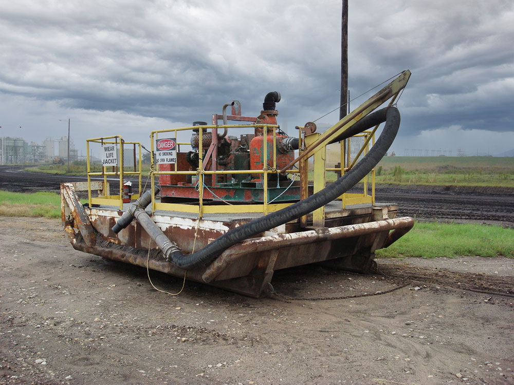 Prime pump on pontoon