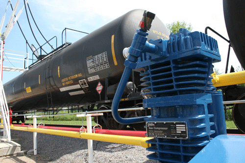 The oil-free reciprocating piston compressor is often the best choice for the transfer of a wide range of industrial gases, from ammonia to vinyl chloride, thanks to a design that protects the commodity being handled while controlling leakage.