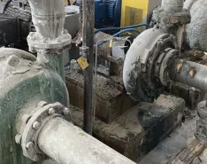 Pump operating in white liquor pressure filter feed service