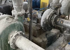 Pump operating in white liquor pressure filter feed service